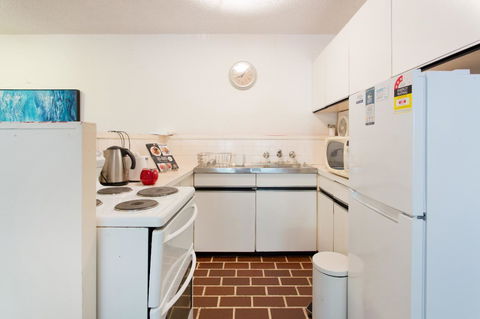 Retro Central Claremont Oasis - Pubs and Clubs 8