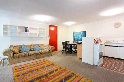 Retro Central Claremont Oasis - Pubs and Clubs 3