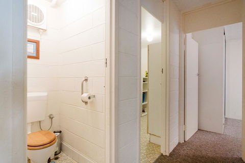 Retro Central Claremont Oasis - Pubs and Clubs 9