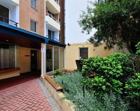 Mollies - Central Fremantle 1 Bedroom Apartment - Pubs and Clubs 10