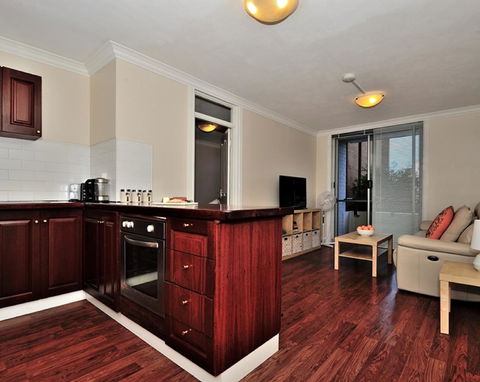 Mollies - Central Fremantle 1 Bedroom Apartment - Pubs and Clubs 3