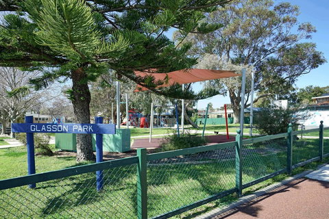 Freo Apartment - Pubs and Clubs 8