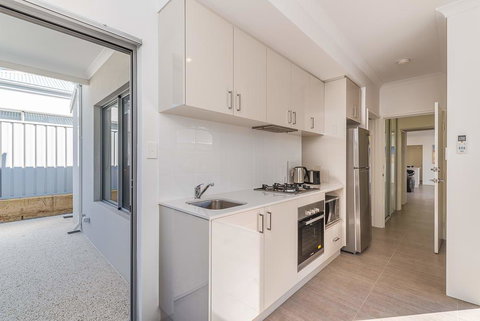 Karrinyup Waters Luxury House Rental - Pubs and Clubs 15