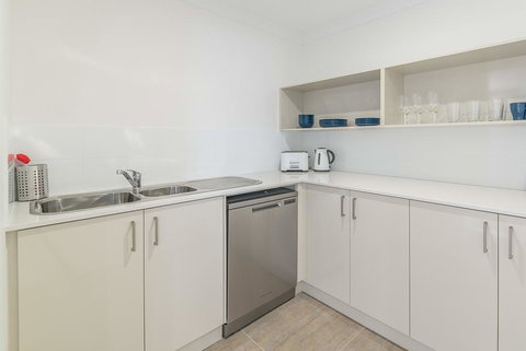 Karrinyup Waters Luxury House Rental - Pubs and Clubs 14