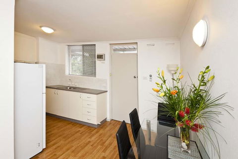 Cunningham Terrace 8 - Go Out 4