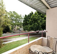 Cunningham Terrace 8 - Pubs and Clubs