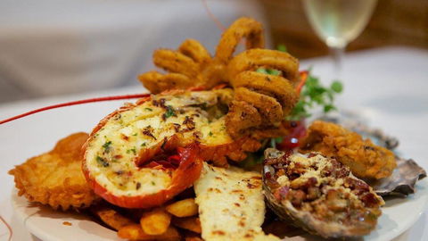 Pinnacles Edge Resort - Pubs and Clubs 17