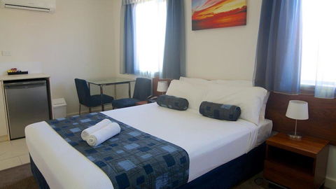 Pinnacles Edge Resort - Pubs and Clubs 9