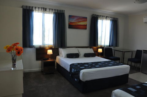 Pinnacles Edge Resort - Pubs and Clubs 10
