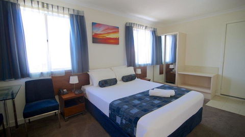 Pinnacles Edge Resort - Pubs and Clubs 1