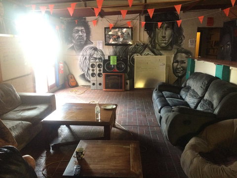 Planet Inn Backpackers - Pubs and Clubs 5