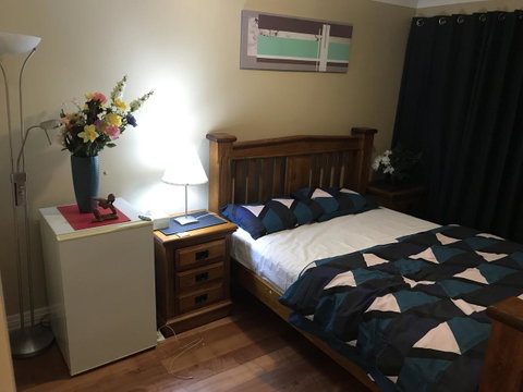 Master Room With Attachd Bath - Go Out 11