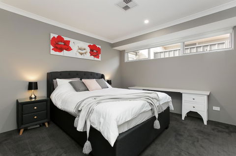Perth Comfy Stays - Pubs and Clubs 30