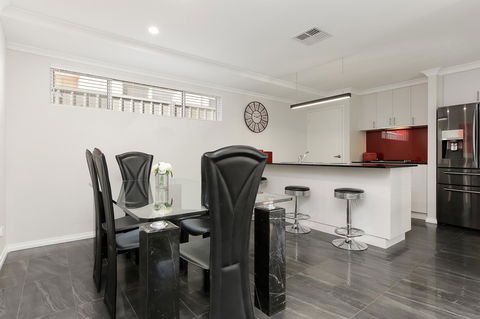 Perth Comfy Stays - Pubs and Clubs 22
