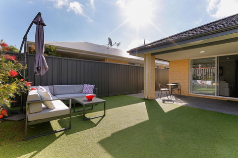 Perth Comfy Stays - Pubs and Clubs 9