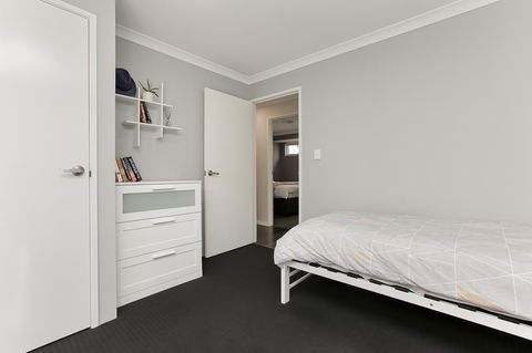 Perth Comfy Stays - Pubs and Clubs 33
