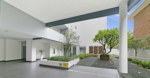 Scene Apartment 11 - Go Out 27