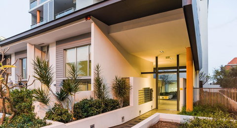 Scene Apartment 11 - Go Out 22