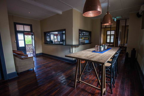 Beadon Bay Hotel - Pubs and Clubs 15