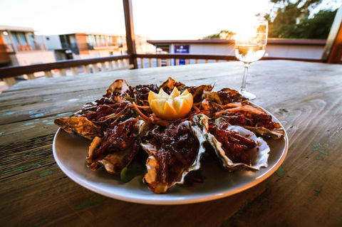 Beadon Bay Hotel - Pubs and Clubs 23