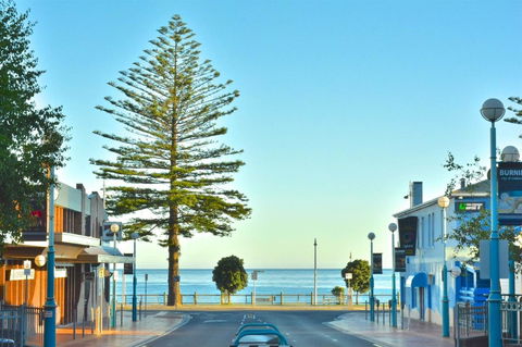 Beachfront Voyager Motor Inn - Go Out 13