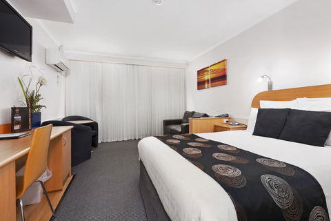 Beachfront Voyager Motor Inn - Go Out 10