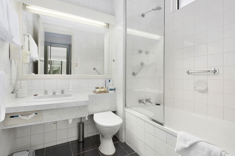 Beachfront Voyager Motor Inn - Go Out 14