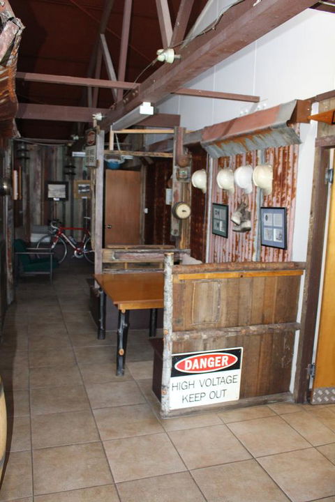 Tullah Lakeside Lodge - Pubs and Clubs 11
