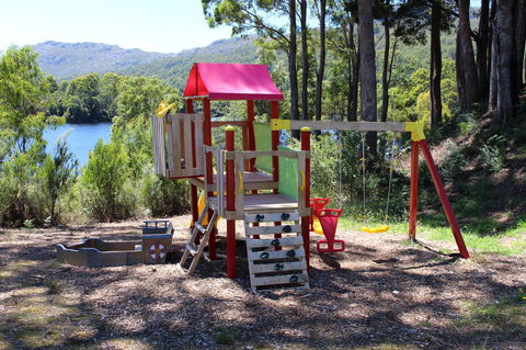 Tullah Lakeside Lodge - Pubs and Clubs 14