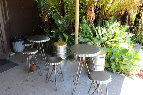 Tullah Lakeside Lodge - Pubs and Clubs 20