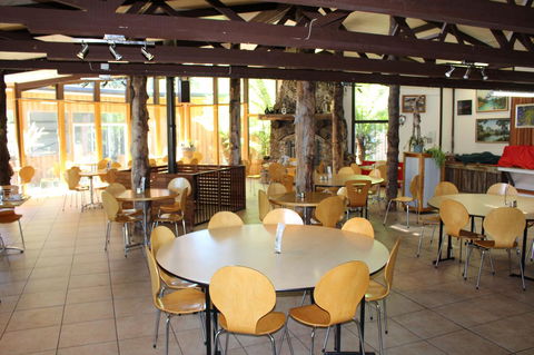 Tullah Lakeside Lodge - Pubs and Clubs 34