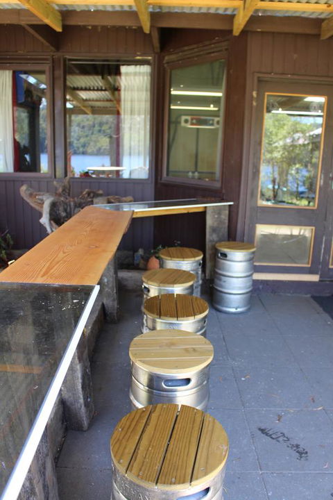 Tullah Lakeside Lodge - Pubs and Clubs 24