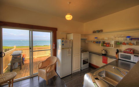 Stanley Village Waterfront Accommodation - Pubs and Clubs 19