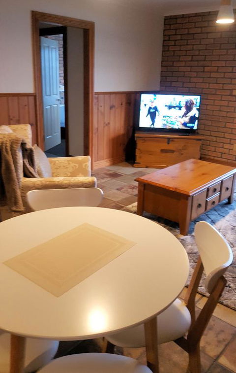 Stanley Village Waterfront Accommodation - Pubs and Clubs 4