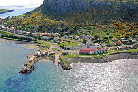Stanley Village Waterfront Accommodation - Pubs and Clubs 13