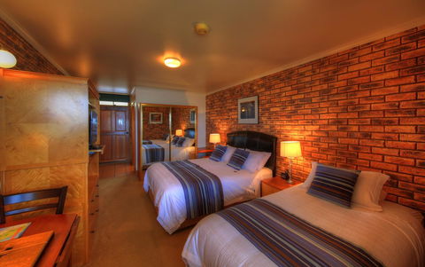 Stanley Village Waterfront Accommodation - Pubs and Clubs 23