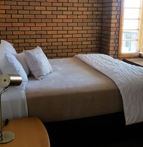 Stanley Village Waterfront Accommodation - Pubs and Clubs 6