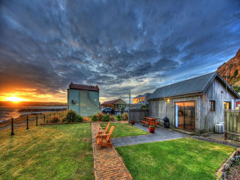 Stanley Village Waterfront Accommodation - Pubs and Clubs 18
