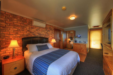 Stanley Village Waterfront Accommodation - Pubs and Clubs 26