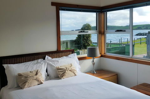 Stanley Village Waterfront Accommodation - Pubs and Clubs 10