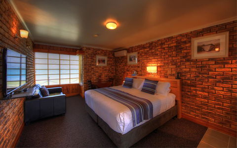 Stanley Village Waterfront Accommodation - Pubs and Clubs 25