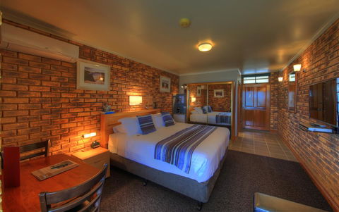 Stanley Village Waterfront Accommodation - Pubs and Clubs 27