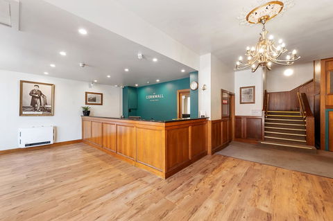 The Cornwall Boutique Hotel - Pubs and Clubs 5
