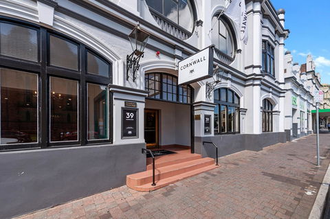 The Cornwall Boutique Hotel - Pubs and Clubs 11