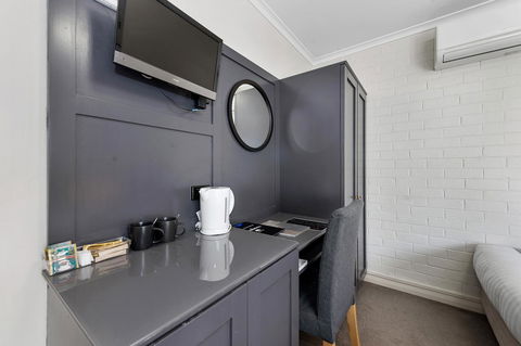 The Cornwall Boutique Hotel - Pubs and Clubs 20