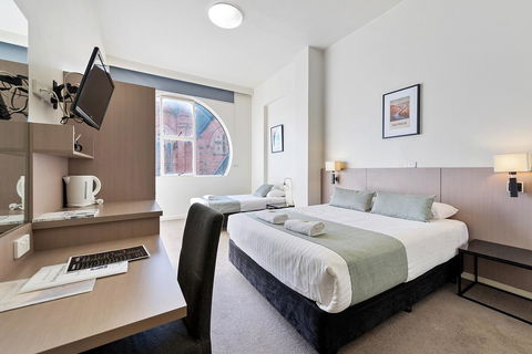 The Cornwall Boutique Hotel - Pubs and Clubs 2
