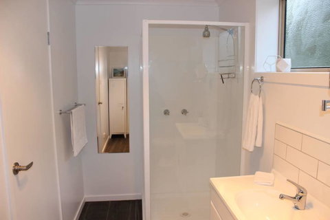 Boomers Retreat, Alonnah, Bruny Island - Go Out 10