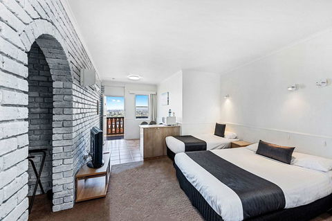 Coach House Launceston - Pubs and Clubs 13