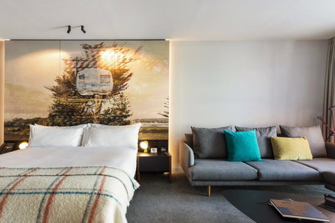 MACq 01 Hotel - Go Out 33