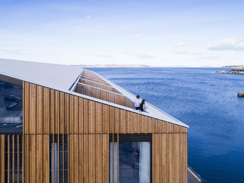 MACq 01 Hotel - Go Out 19